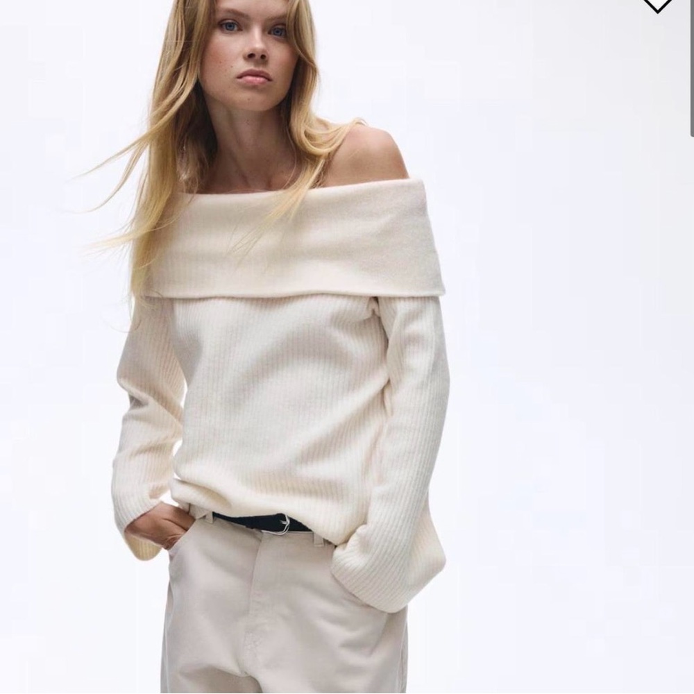 Women’s Cream Off-Shoulder Ribbed Sweater
